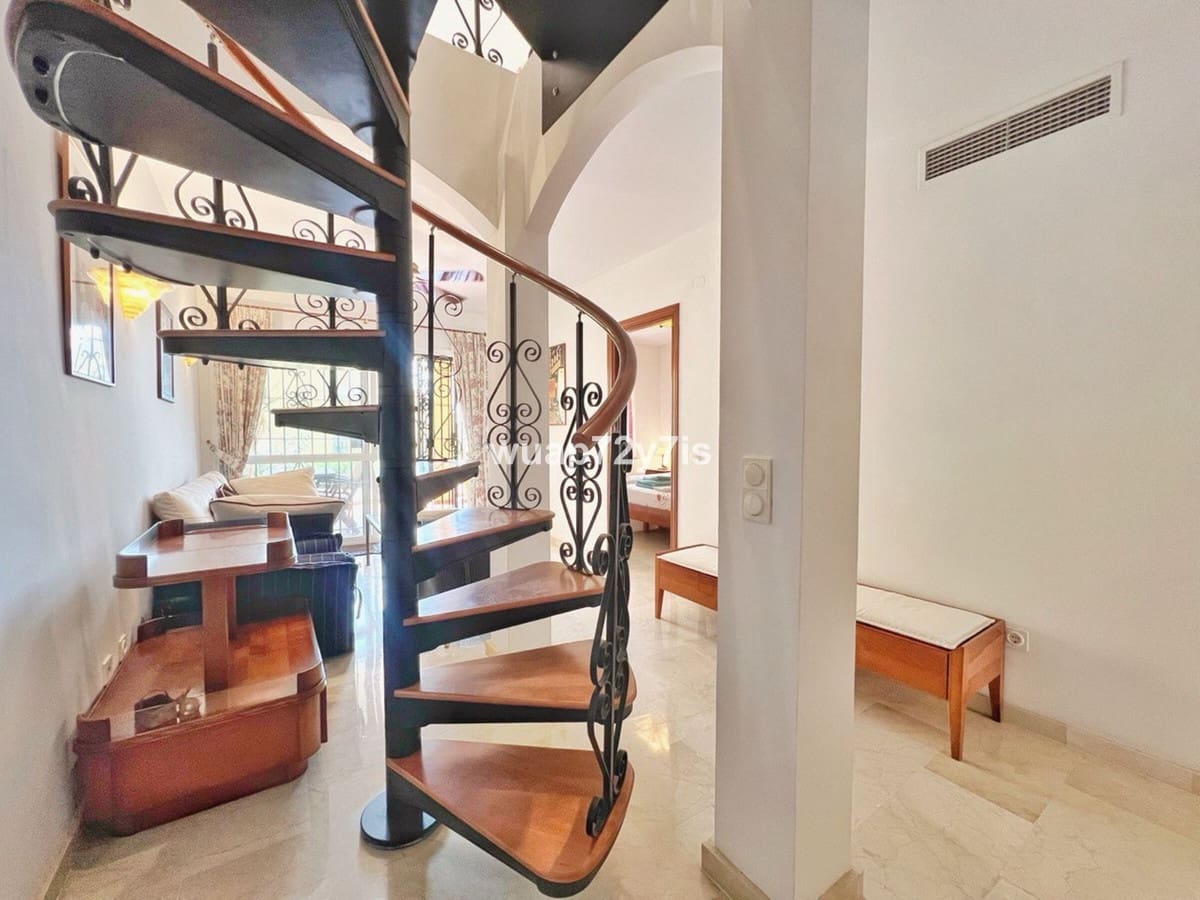 5 quarto Moradia Geminada para venda em Costabella com piscina garagem - 1 050 000 € (Ref: 9443368)