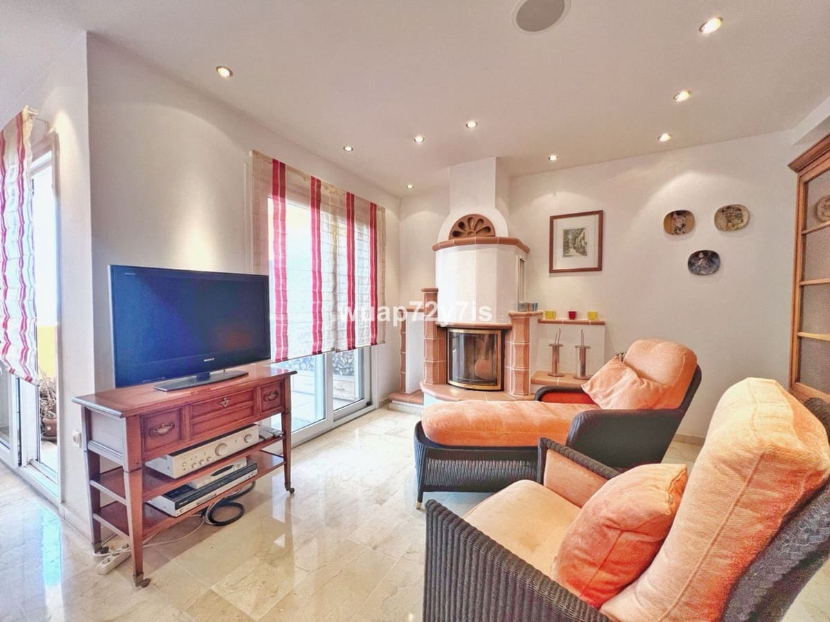 5 quarto Moradia Geminada para venda em Costabella com piscina garagem - 1 050 000 € (Ref: 9443368)