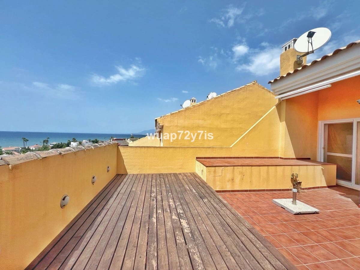 5 quarto Moradia Geminada para venda em Costabella com piscina garagem - 1 050 000 € (Ref: 9443368)