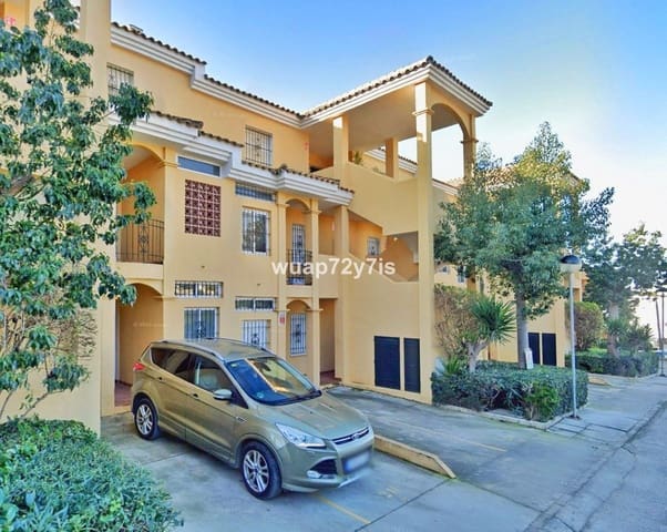 5 sovrum Semi-fristående Villa till salu i Costabella, Marbella med pool garage - 1 050 000 € (Ref: 9443368)