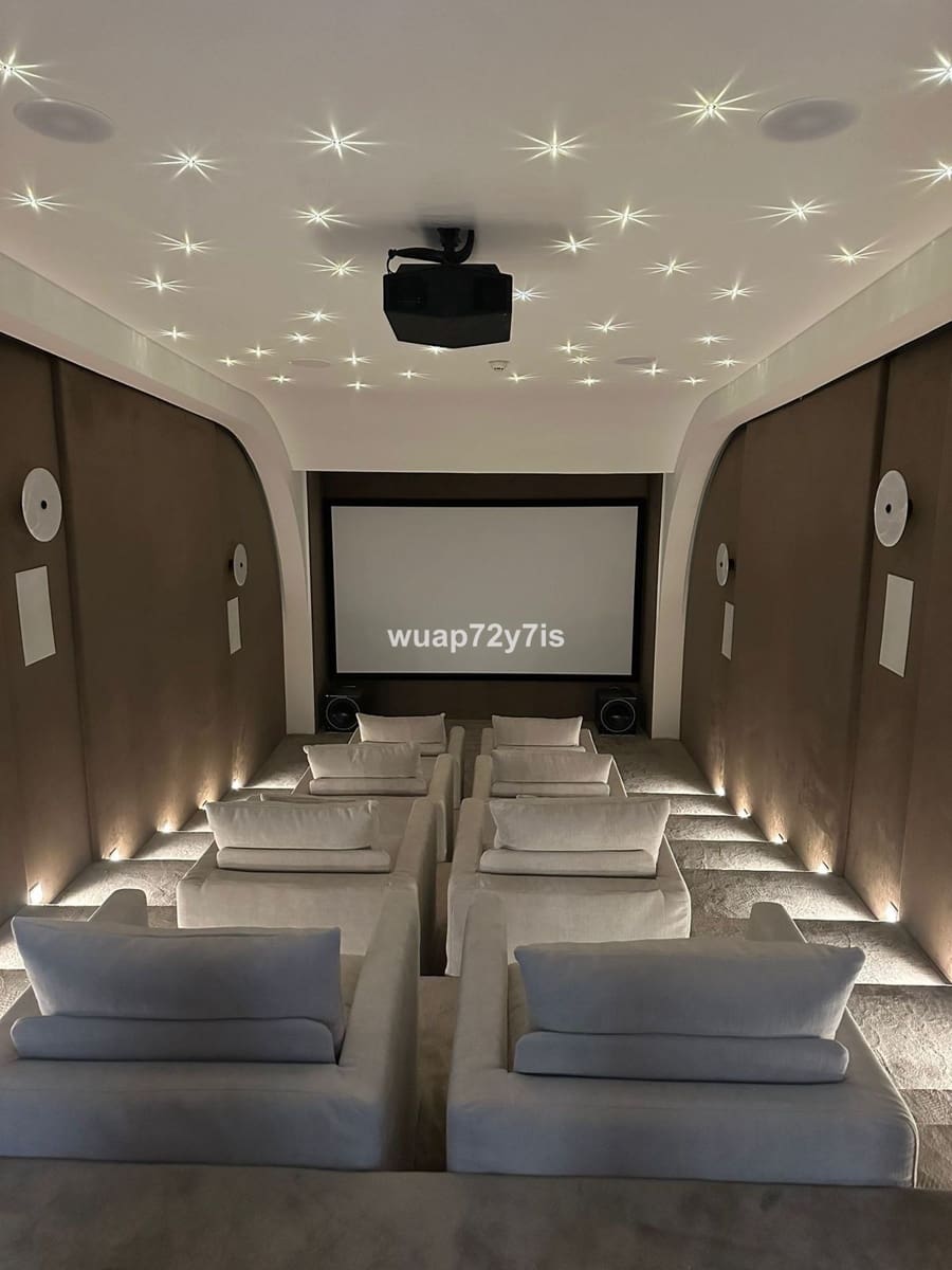 4 soverom Penthouse til salgs i Estepona med svømmebasseng garasje - € 1 190 000 (Ref: 9443370)