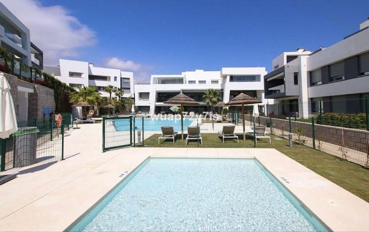 4 soverom Penthouse til salgs i Estepona med svømmebasseng garasje - € 1 190 000 (Ref: 9443370)