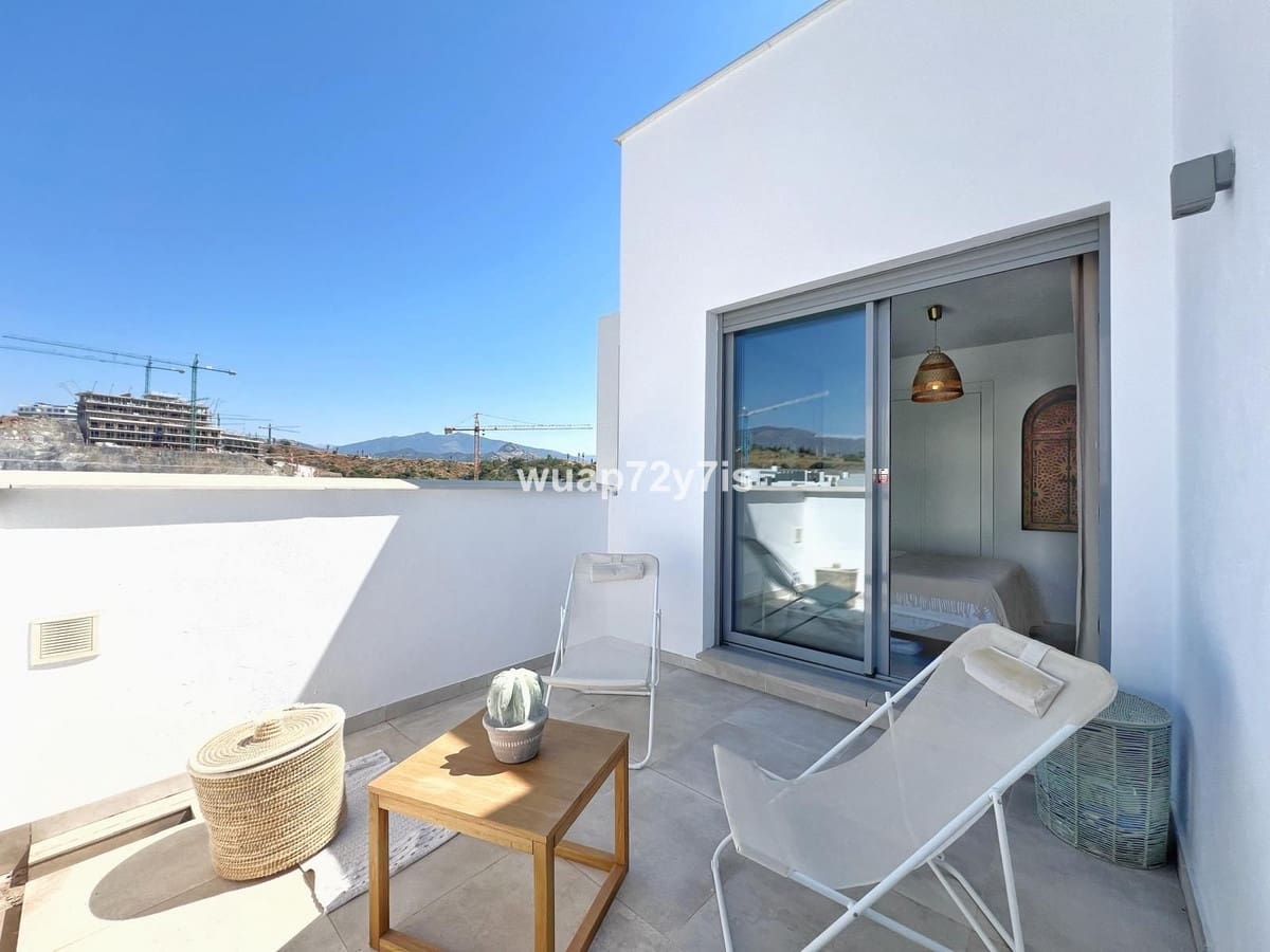 4 soverom Penthouse til salgs i Estepona med svømmebasseng garasje - € 1 190 000 (Ref: 9443370)