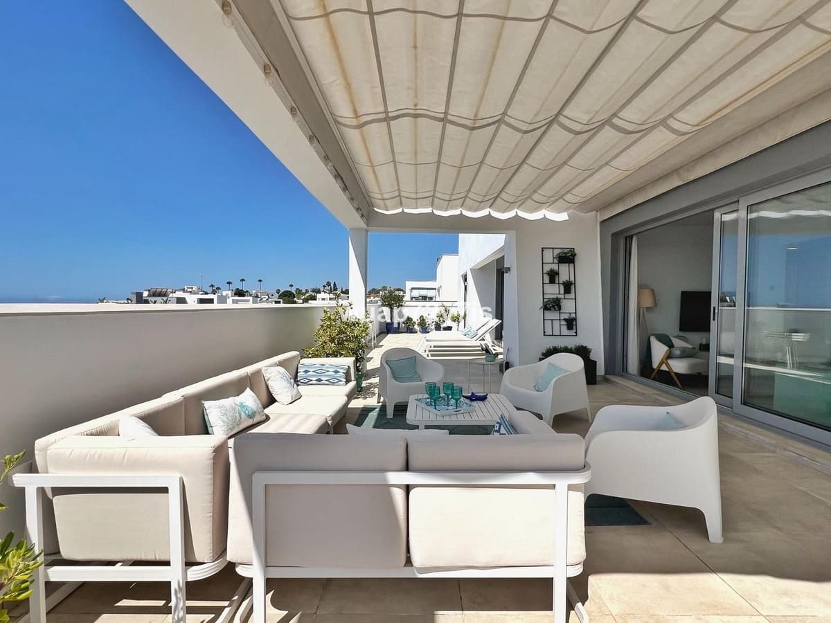 4 soverom Penthouse til salgs i Estepona med svømmebasseng garasje - € 1 190 000 (Ref: 9443370)