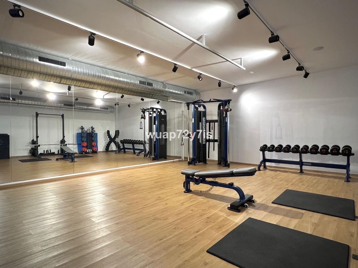 4 soverom Penthouse til salgs i Estepona med svømmebasseng garasje - € 1 190 000 (Ref: 9443370)