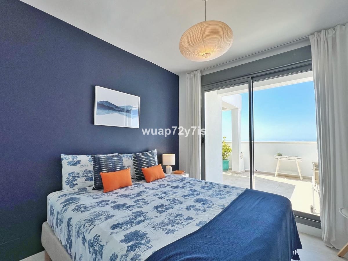 4 soverom Penthouse til salgs i Estepona med svømmebasseng garasje - € 1 190 000 (Ref: 9443370)