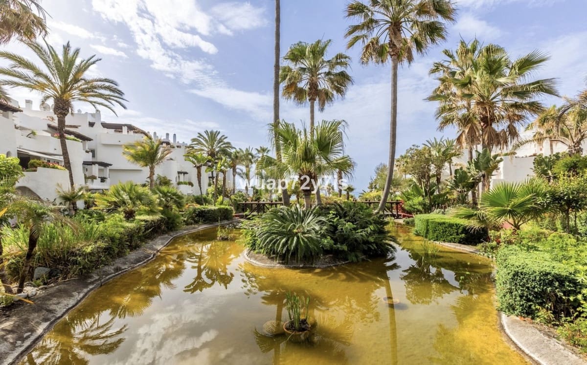 2 quarto Apartamento para venda em Puerto Banus com piscina garagem - 1 250 000 € (Ref: 9443371)