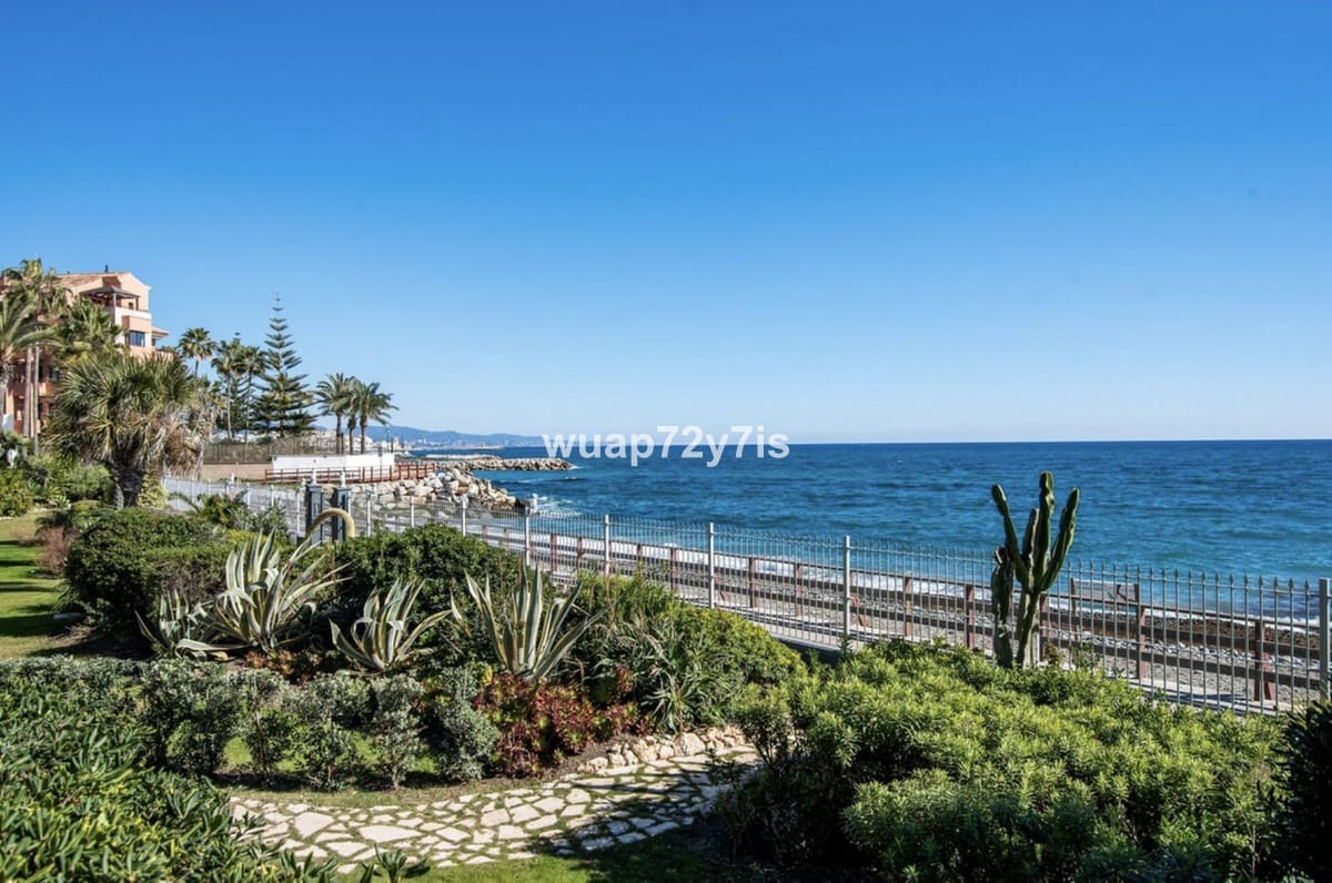 2 quarto Apartamento para venda em Puerto Banus com piscina garagem - 1 250 000 € (Ref: 9443371)