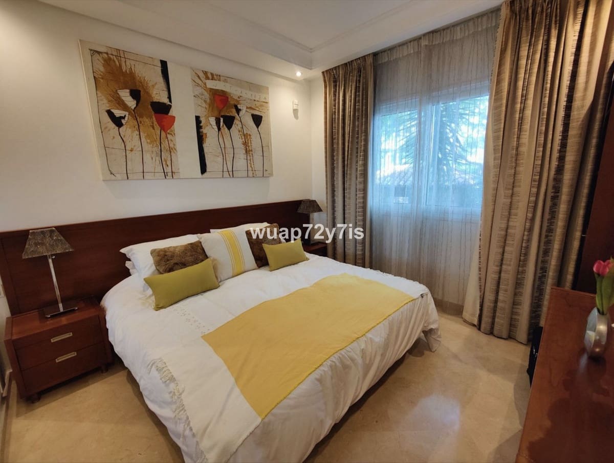 2 quarto Apartamento para venda em Puerto Banus com piscina garagem - 1 250 000 € (Ref: 9443371)