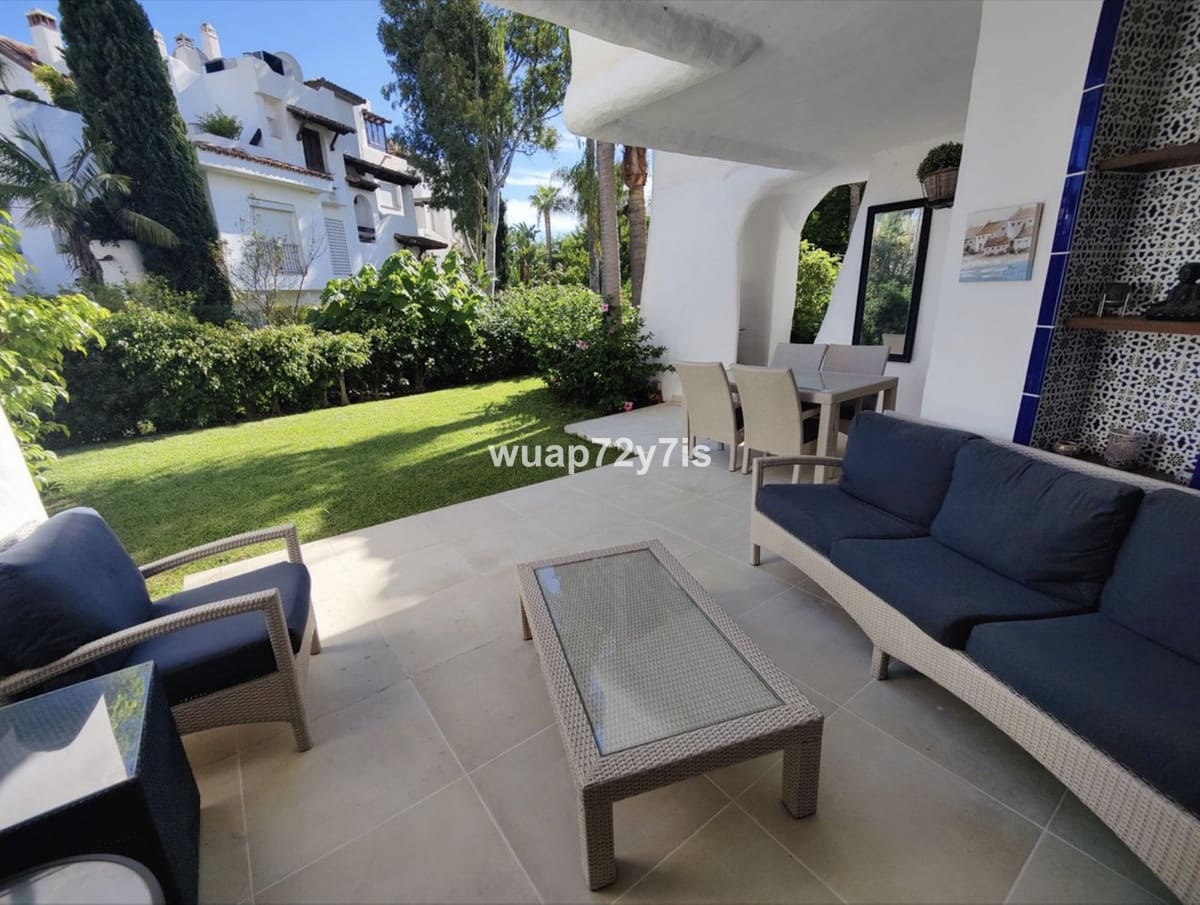 2 quarto Apartamento para venda em Puerto Banus com piscina garagem - 1 250 000 € (Ref: 9443371)