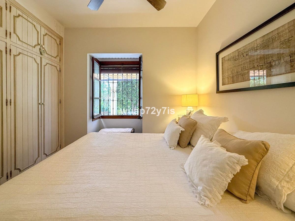 2 sypialnia Dom blizniak na sprzedaż w Golden Mile z basenem garażem - 2 370 000 € (Ref: 9443372)