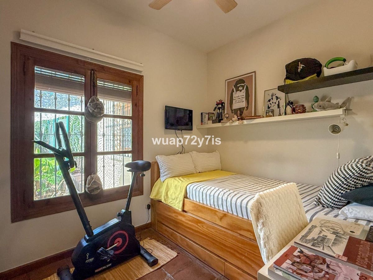 2 sypialnia Dom blizniak na sprzedaż w Golden Mile z basenem garażem - 2 370 000 € (Ref: 9443372)