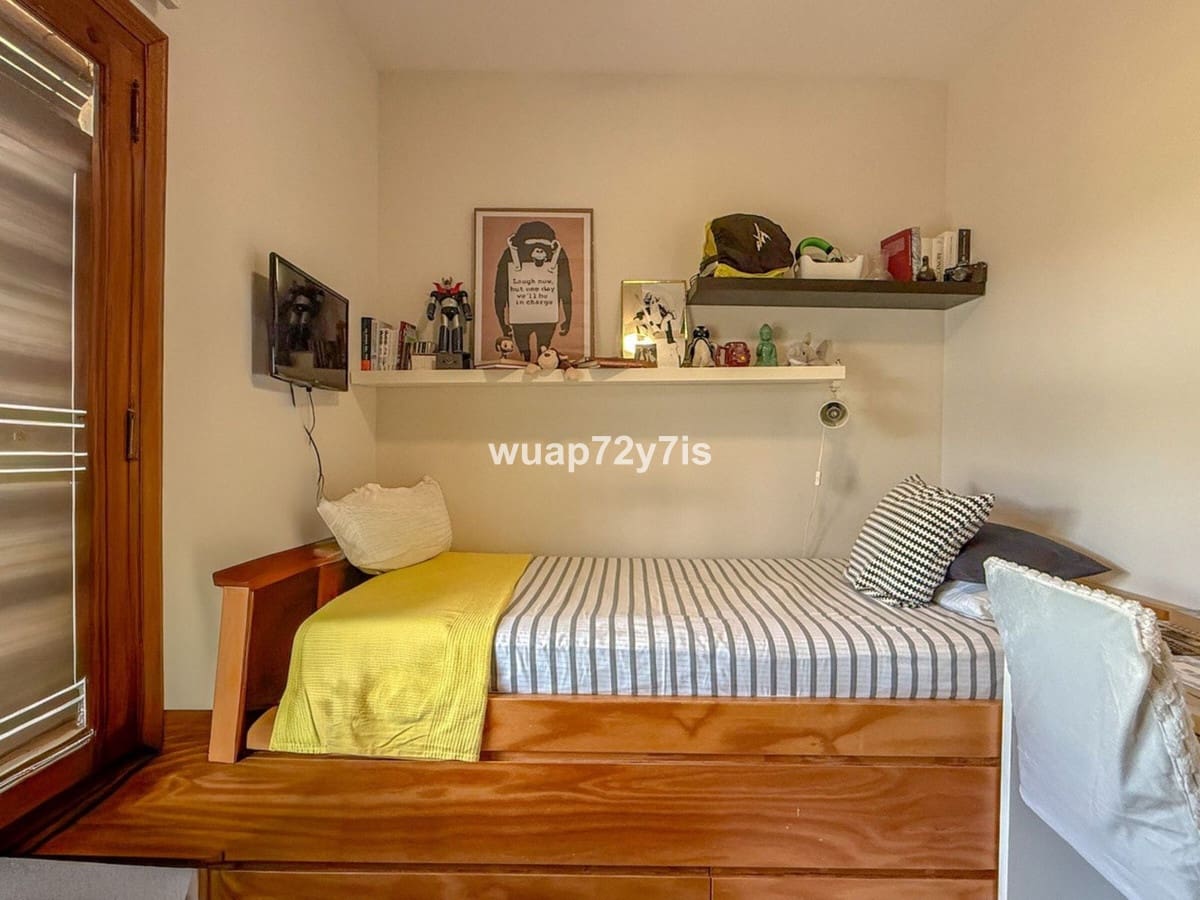 2 sypialnia Dom blizniak na sprzedaż w Golden Mile z basenem garażem - 2 370 000 € (Ref: 9443372)