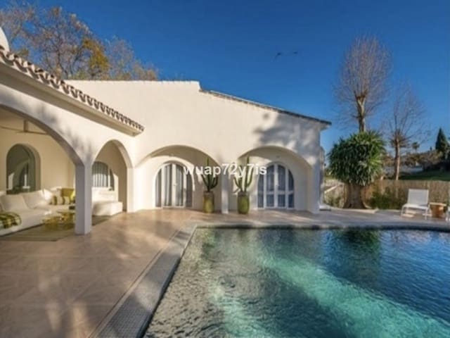 4 chambre Villa/Maison Semi-Mitoyenne à vendre à Guadalmina Alta, Marbella avec piscine garage - 3 650 000 € (Ref: 9443373)