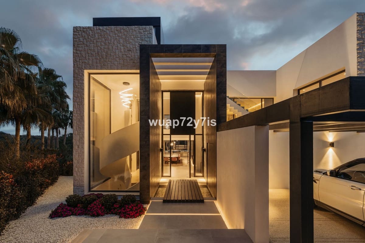 4 bedroom Villa for sale in Benahavis with pool garage - € 5,950,000 (Ref: 9443375)