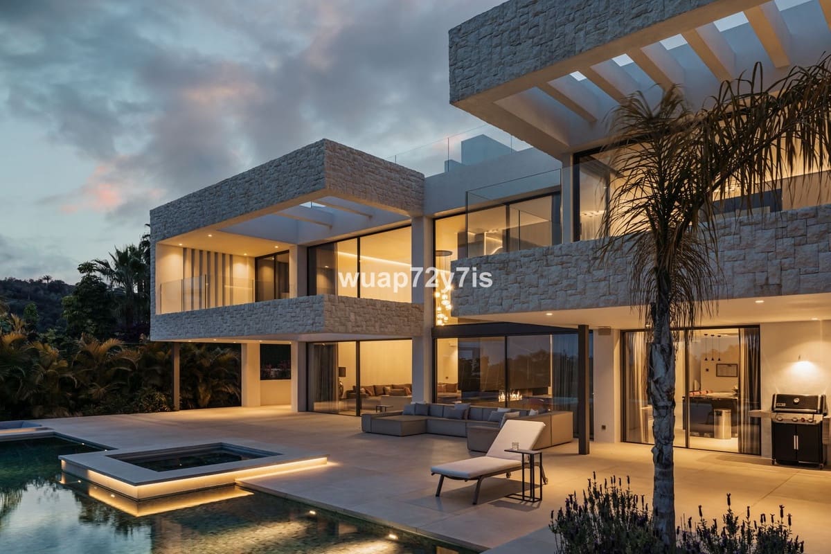 4 bedroom Villa for sale in Benahavis with pool garage - € 5,950,000 (Ref: 9443375)