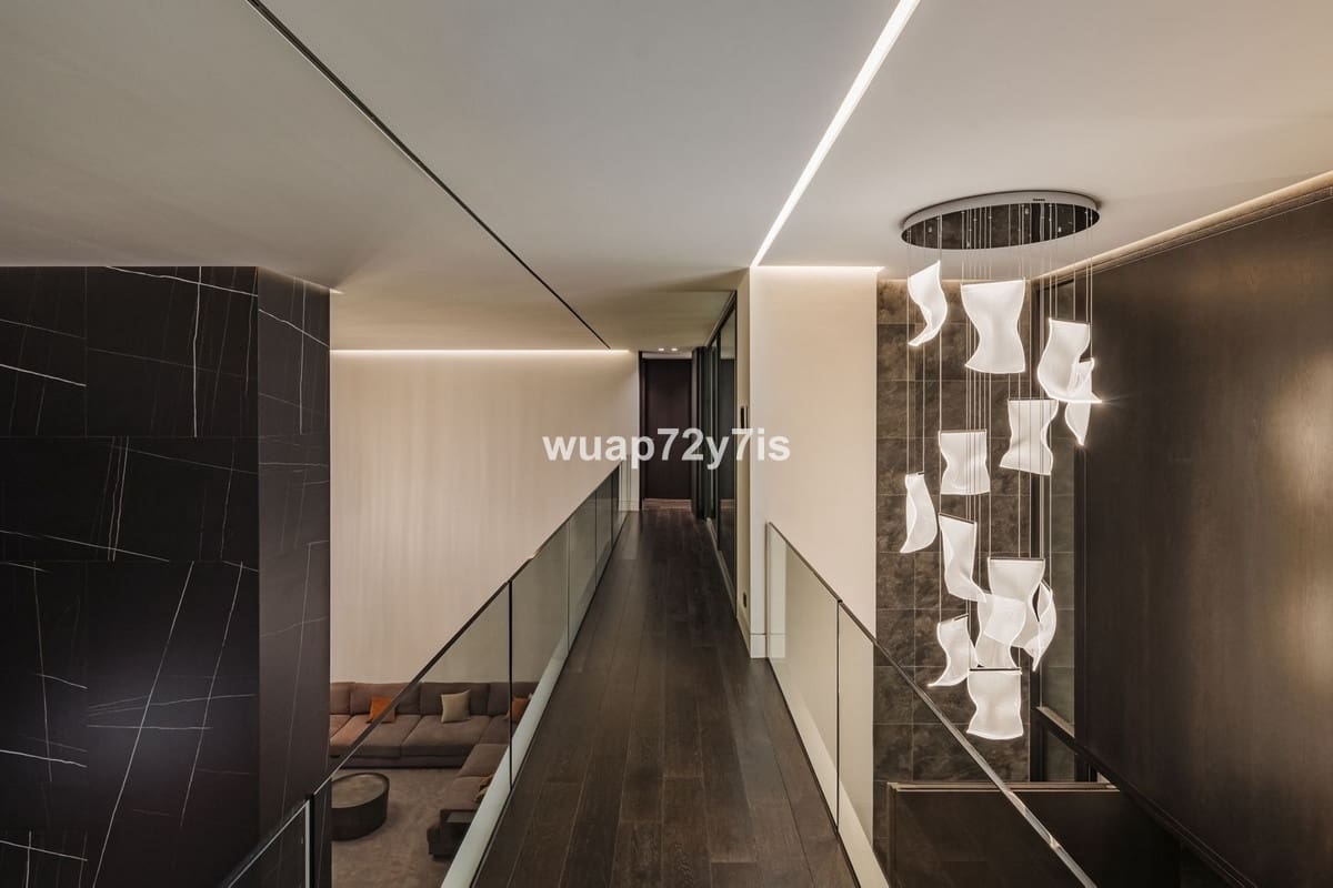 4 bedroom Villa for sale in Benahavis with pool garage - € 5,950,000 (Ref: 9443375)