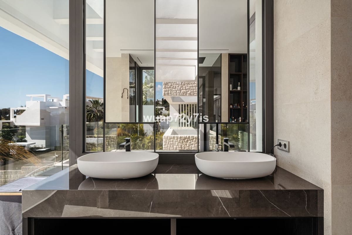 4 bedroom Villa for sale in Benahavis with pool garage - € 5,950,000 (Ref: 9443375)