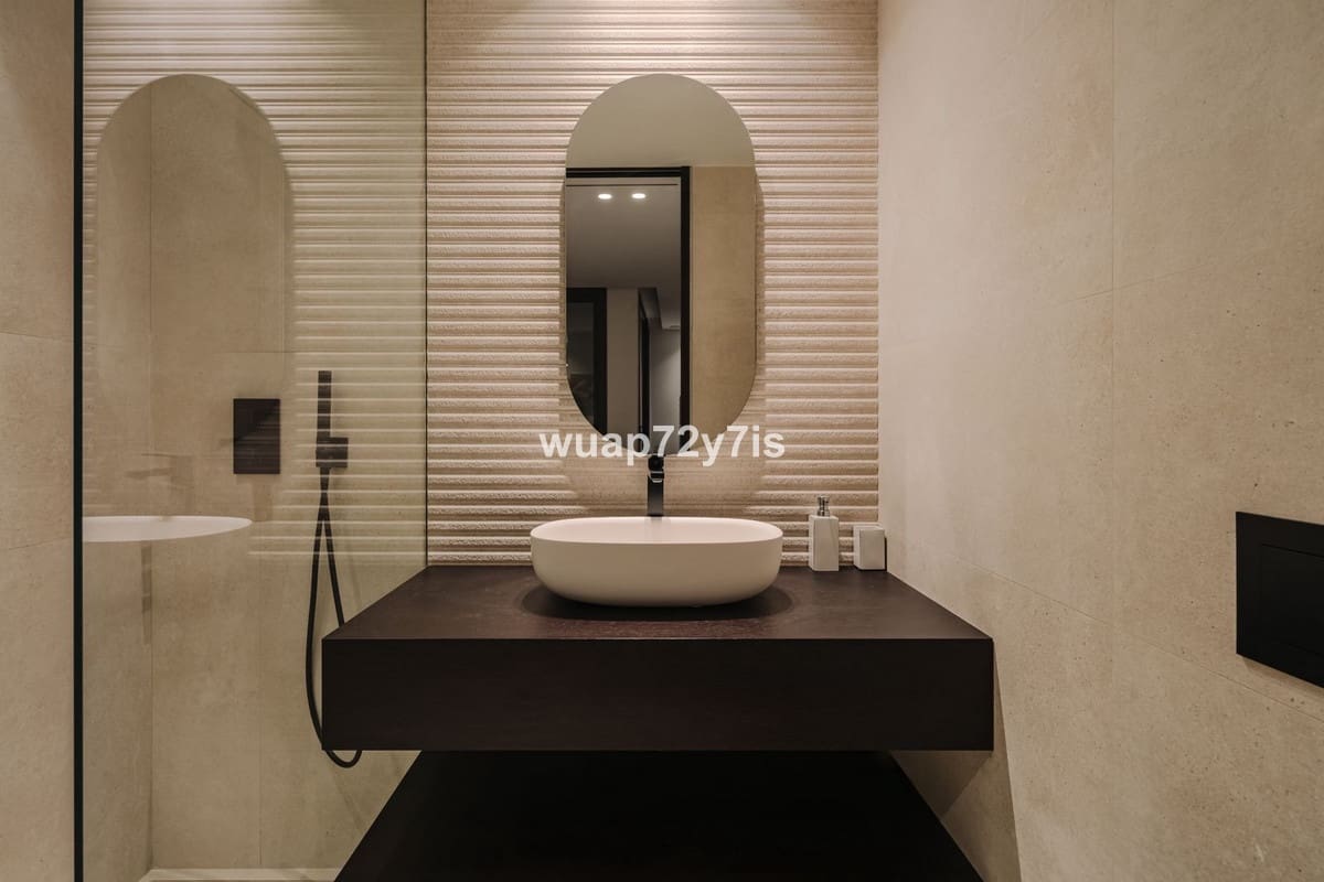 4 bedroom Villa for sale in Benahavis with pool garage - € 5,950,000 (Ref: 9443375)