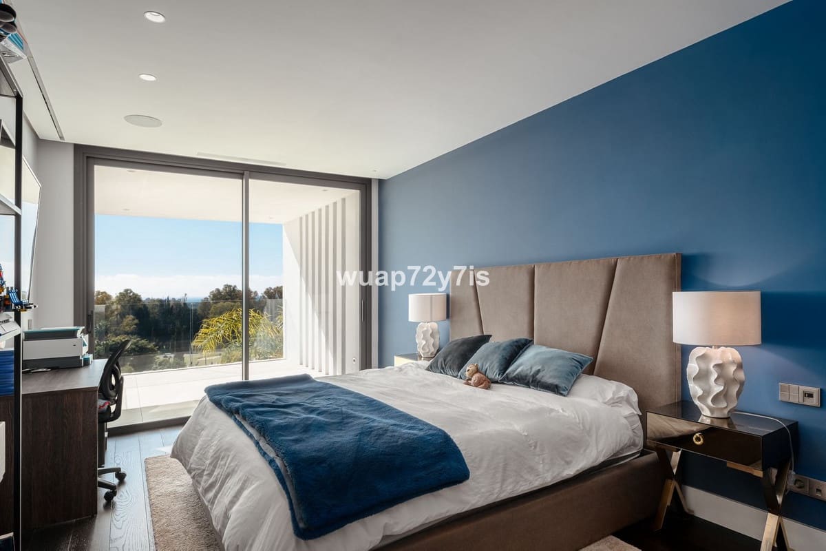 4 bedroom Villa for sale in Benahavis with pool garage - € 5,950,000 (Ref: 9443375)