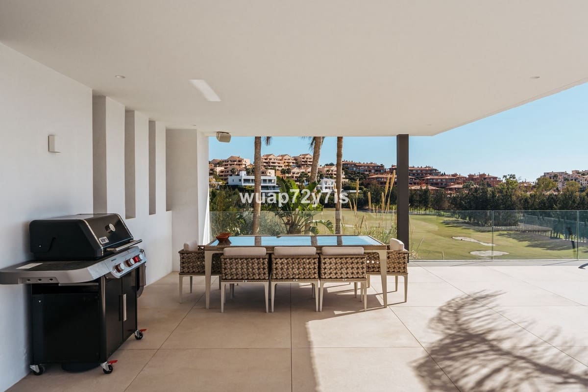 4 bedroom Villa for sale in Benahavis with pool garage - € 5,950,000 (Ref: 9443375)