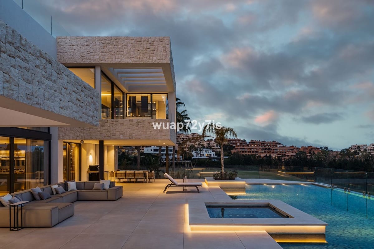 4 bedroom Villa for sale in Benahavis with pool garage - € 5,950,000 (Ref: 9443375)
