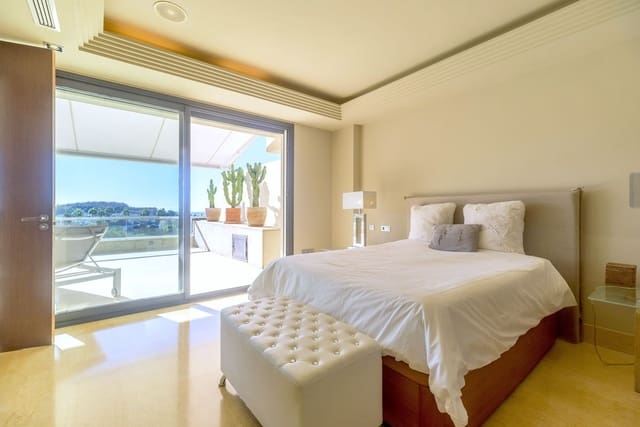 2 makuuhuone Huoneisto myytävänä paikassa Nueva Andalucia, Marbella mukana uima-altaan 
autotalli - 1 050 000 € (Ref: 9443377)