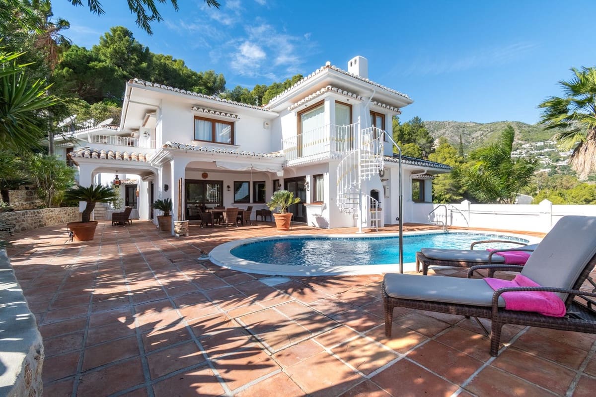 5 chambre Villa/Maison Mitoyenne à vendre à Mijas avec piscine garage - 1 499 000 € (Ref: 9443380)