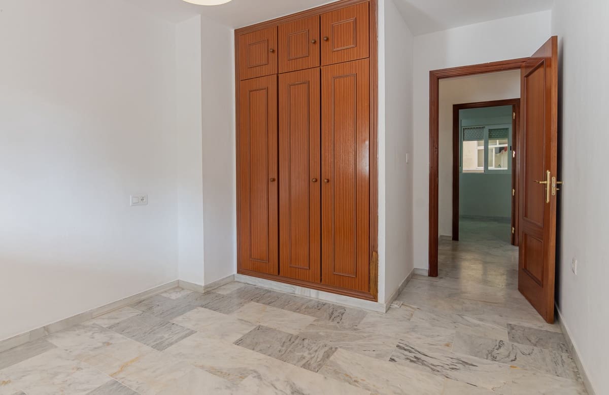 2 bedroom Apartment for sale in Marbella with pool - € 334,000 (Ref: 9443384)