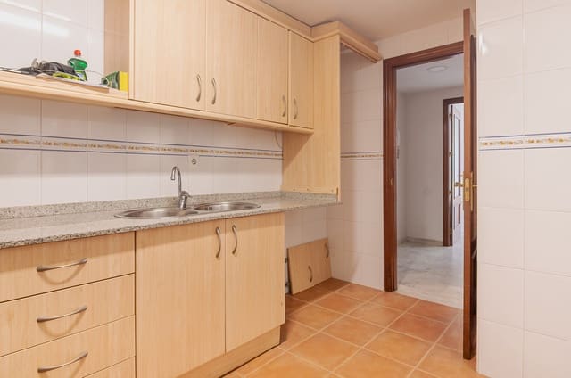 2 bedroom Apartment for sale in Marbella with pool - € 334,000 (Ref: 9443384)