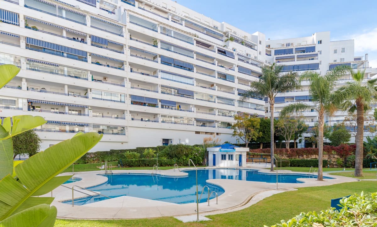 2 bedroom Apartment for sale in Marbella with pool - € 334,000 (Ref: 9443384)