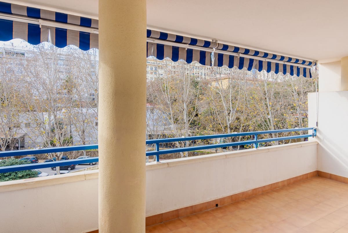 2 bedroom Apartment for sale in Marbella with pool - € 334,000 (Ref: 9443384)