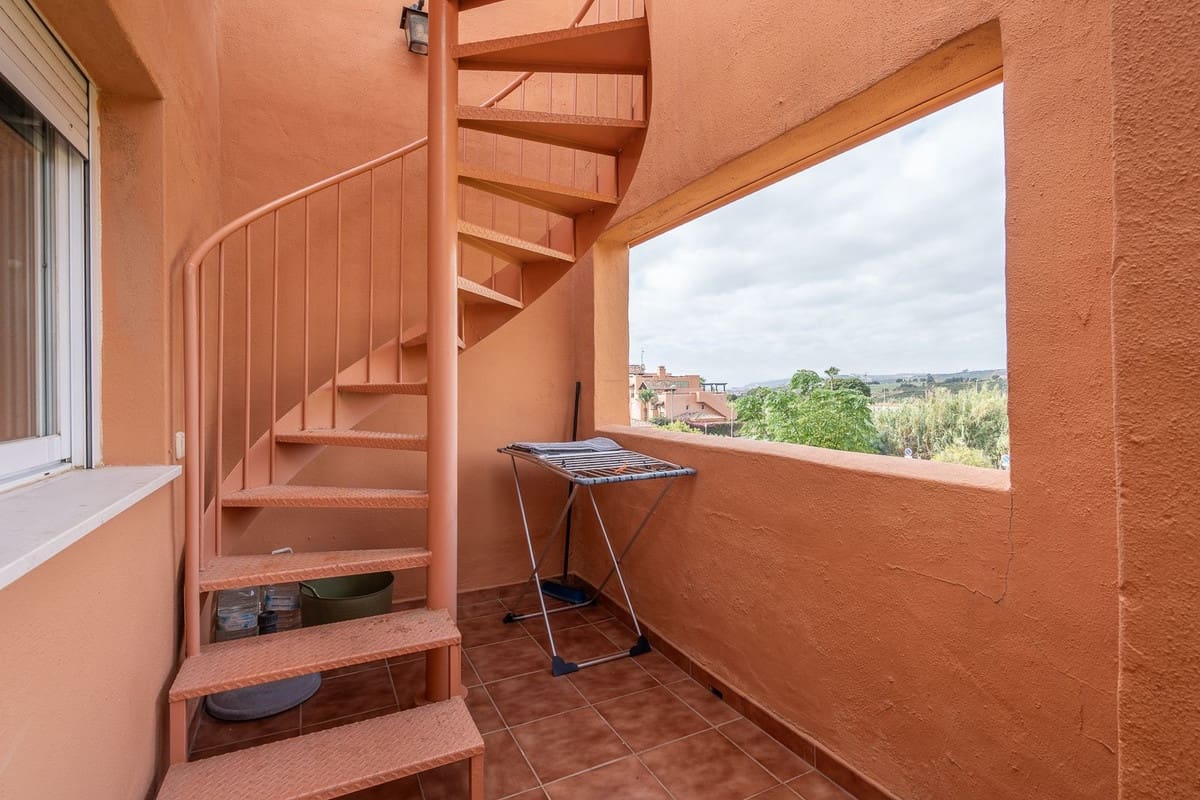 2 sypialnia Penthouse na sprzedaż w Casares z basenem garażem - 275 000 € (Ref: 9443385)