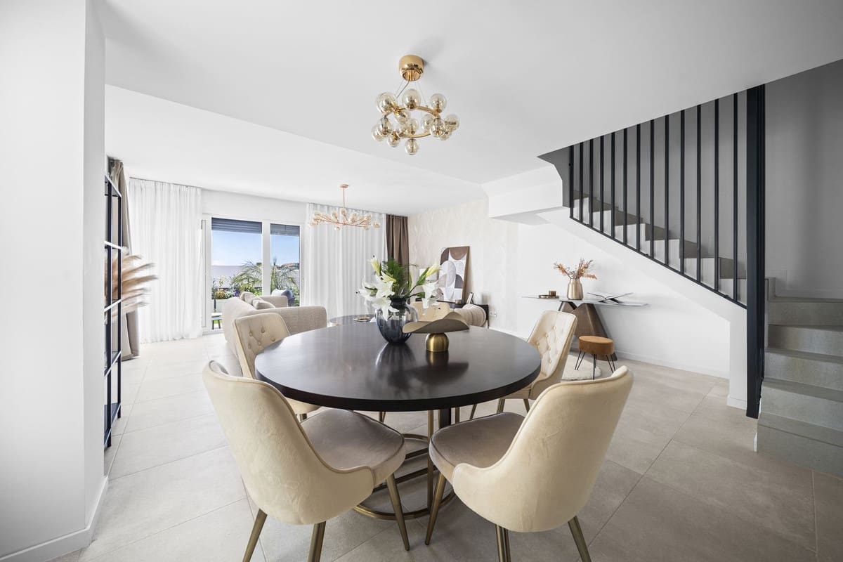 4 makuuhuone Paritalo myytävänä paikassa La Cala de Mijas mukana uima-altaan 
autotalli - 900 000 € (Ref: 9443389)