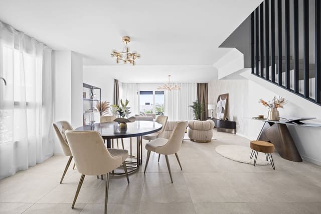 Pareado de 4 habitaciones en La Cala de Mijas, Mijas en venta con piscina garaje - 900.000 € (Ref: 9443389)