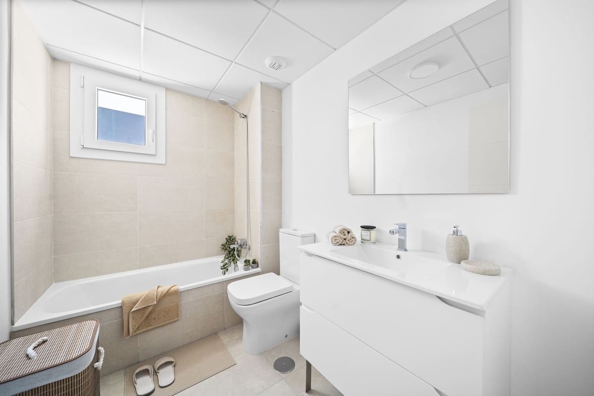 4 makuuhuone Paritalo myytävänä paikassa La Cala de Mijas mukana uima-altaan 
autotalli - 900 000 € (Ref: 9443389)