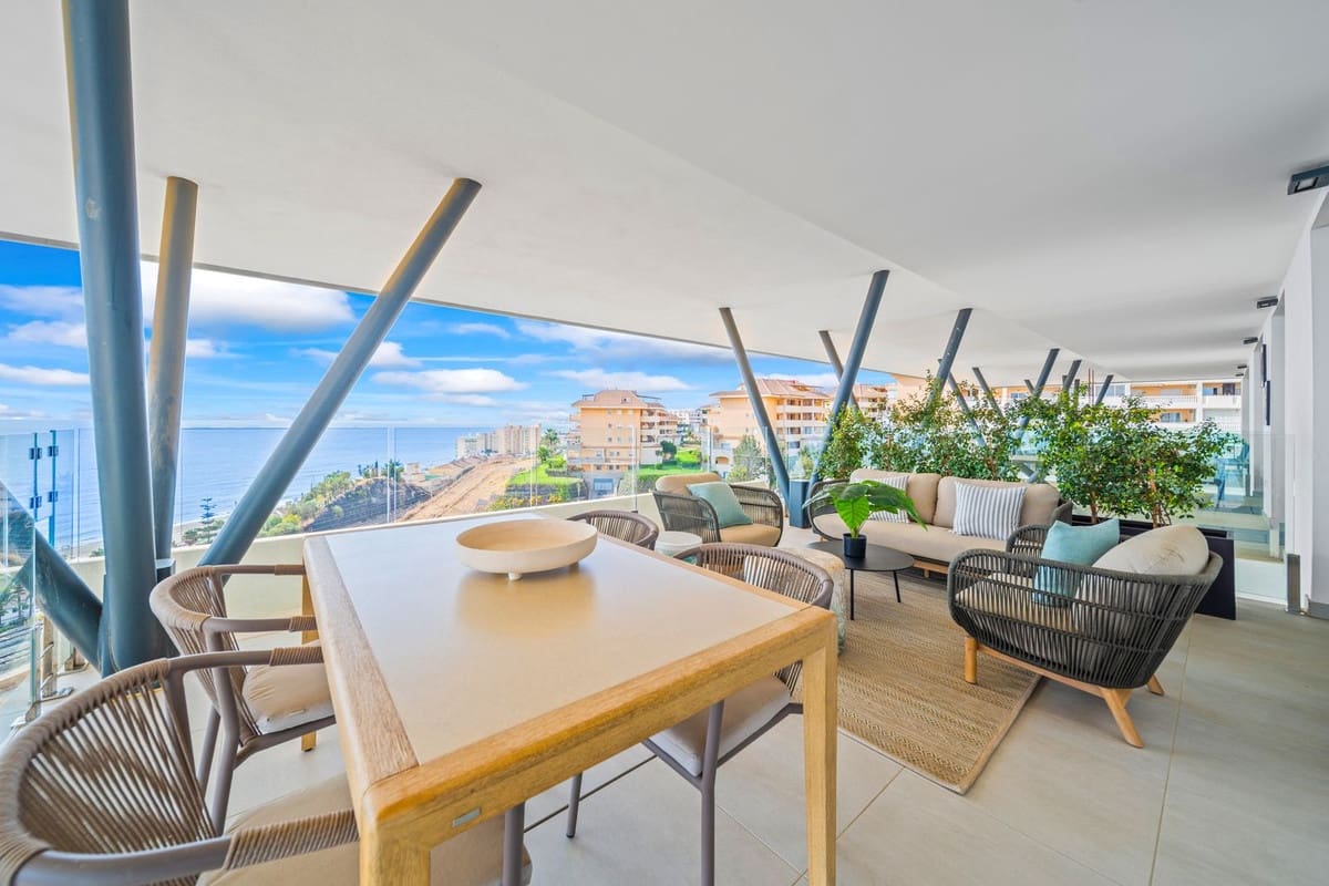 2 soverom Leilighet til salgs i Fuengirola med svømmebasseng - € 910 000 (Ref: 9443391)