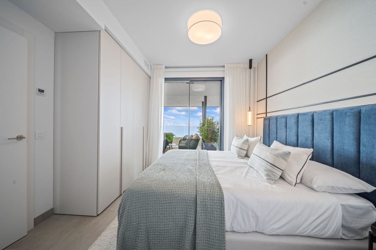 2 soverom Leilighet til salgs i Fuengirola med svømmebasseng - € 910 000 (Ref: 9443391)