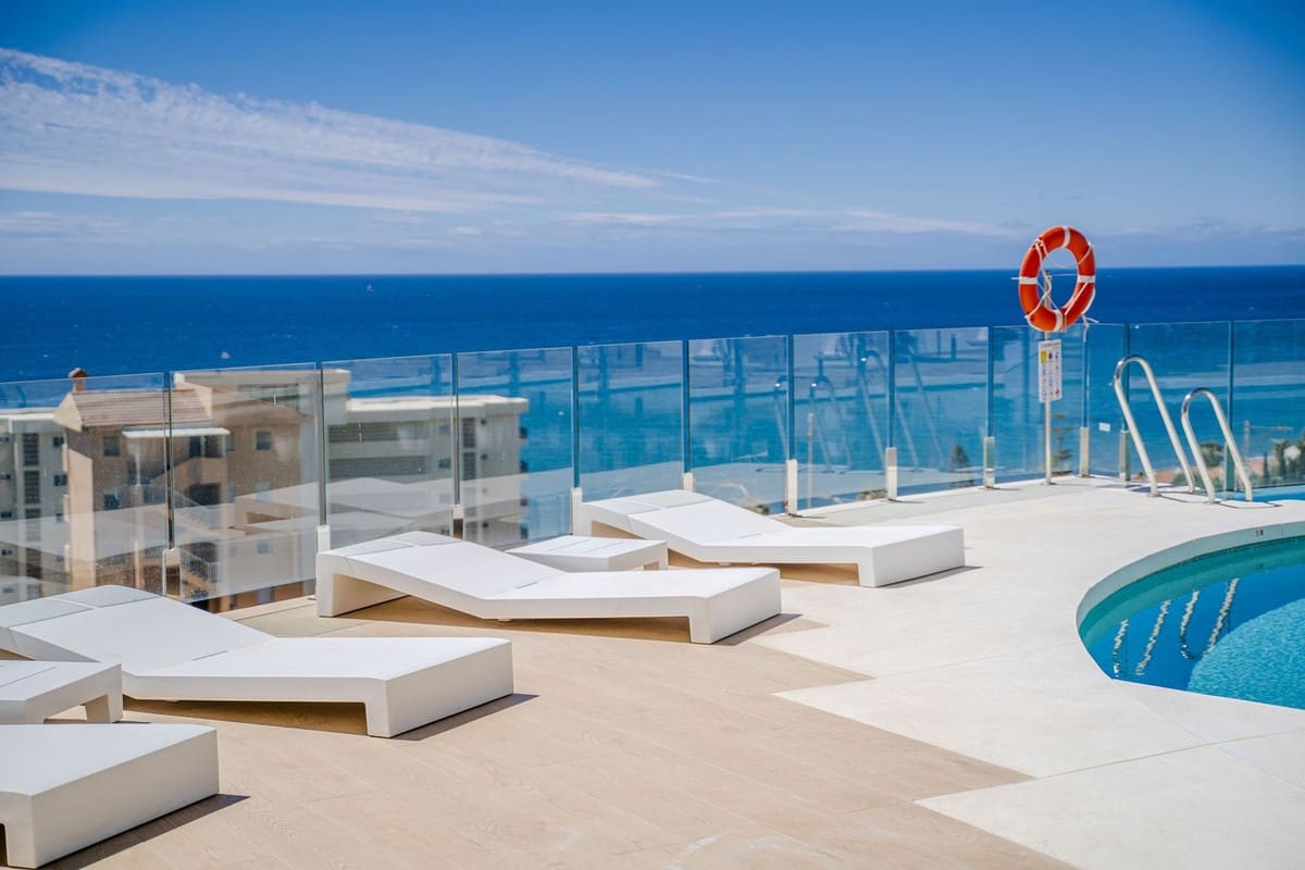 2 soverom Leilighet til salgs i Fuengirola med svømmebasseng - € 910 000 (Ref: 9443391)