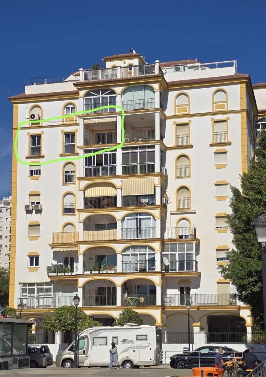 3 bedroom Apartment for sale in Fuengirola with pool - € 579,000 (Ref: 9443394)