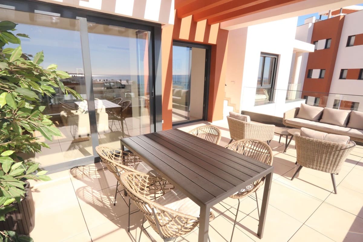 2 soverom Penthouse til salgs i Carvajal med svømmebasseng garasje - € 895 000 (Ref: 9443396)