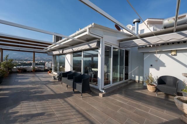 3 bedroom Penthouse for sale in Fuengirola with pool - € 1,250,000 (Ref: 9443399)