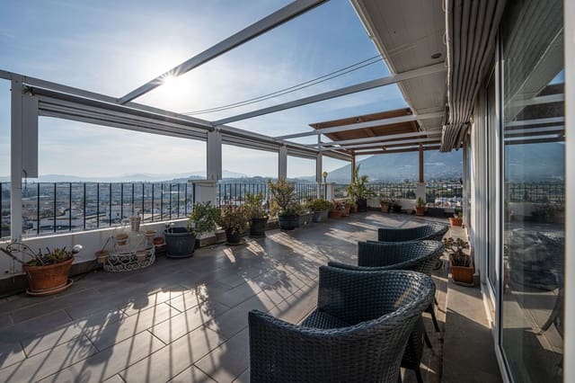 3 bedroom Penthouse for sale in Fuengirola with pool - € 1,250,000 (Ref: 9443399)