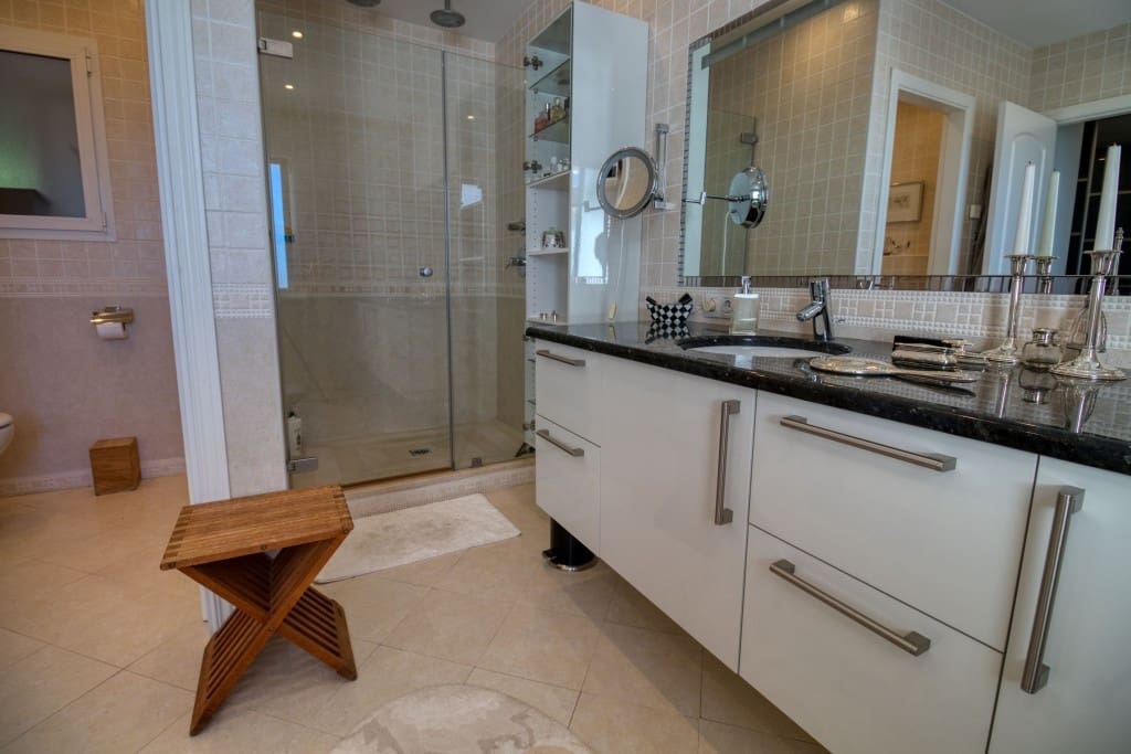 4 makuuhuone Huvila myytävänä paikassa Mijas mukana uima-altaan 
autotalli - 1 499 000 € (Ref: 9449712)