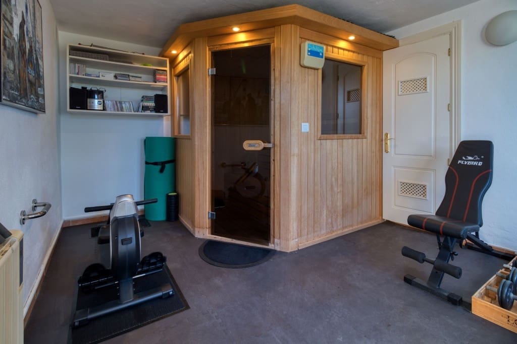 4 makuuhuone Huvila myytävänä paikassa Mijas mukana uima-altaan 
autotalli - 1 499 000 € (Ref: 9449712)