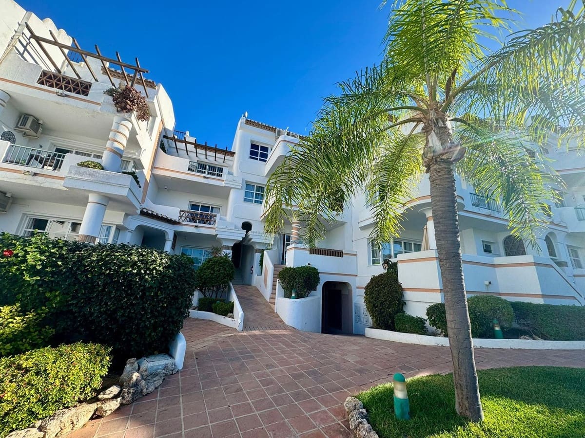 1 bedroom Apartment for sale in Mijas Golf with pool - € 185,000 (Ref: 9450929)