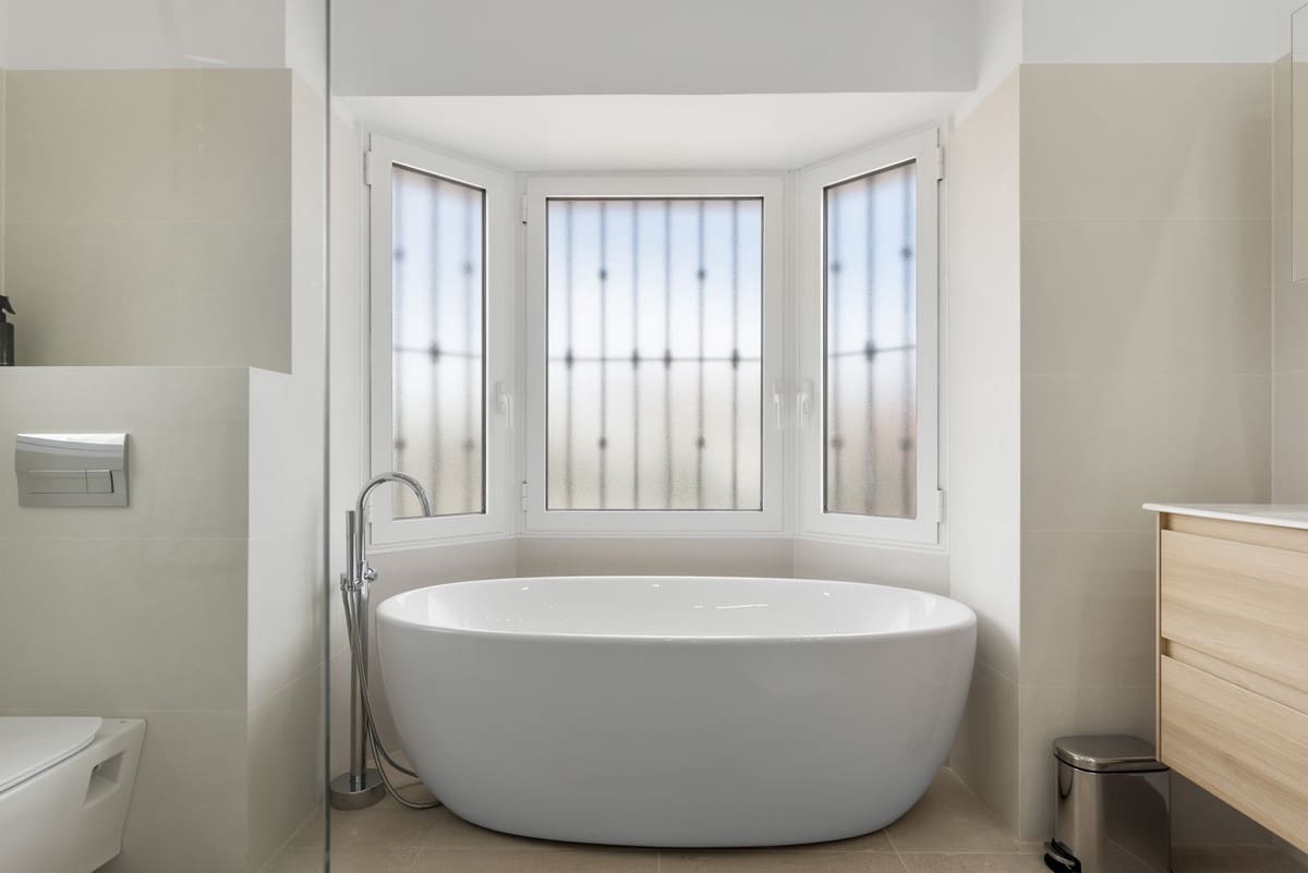 5 bedroom Villa for sale in Marbella with pool garage - € 2,350,000 (Ref: 9451166)