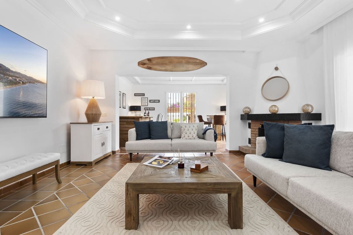 5 bedroom Villa for sale in Marbella with pool garage - € 2,350,000 (Ref: 9451166)