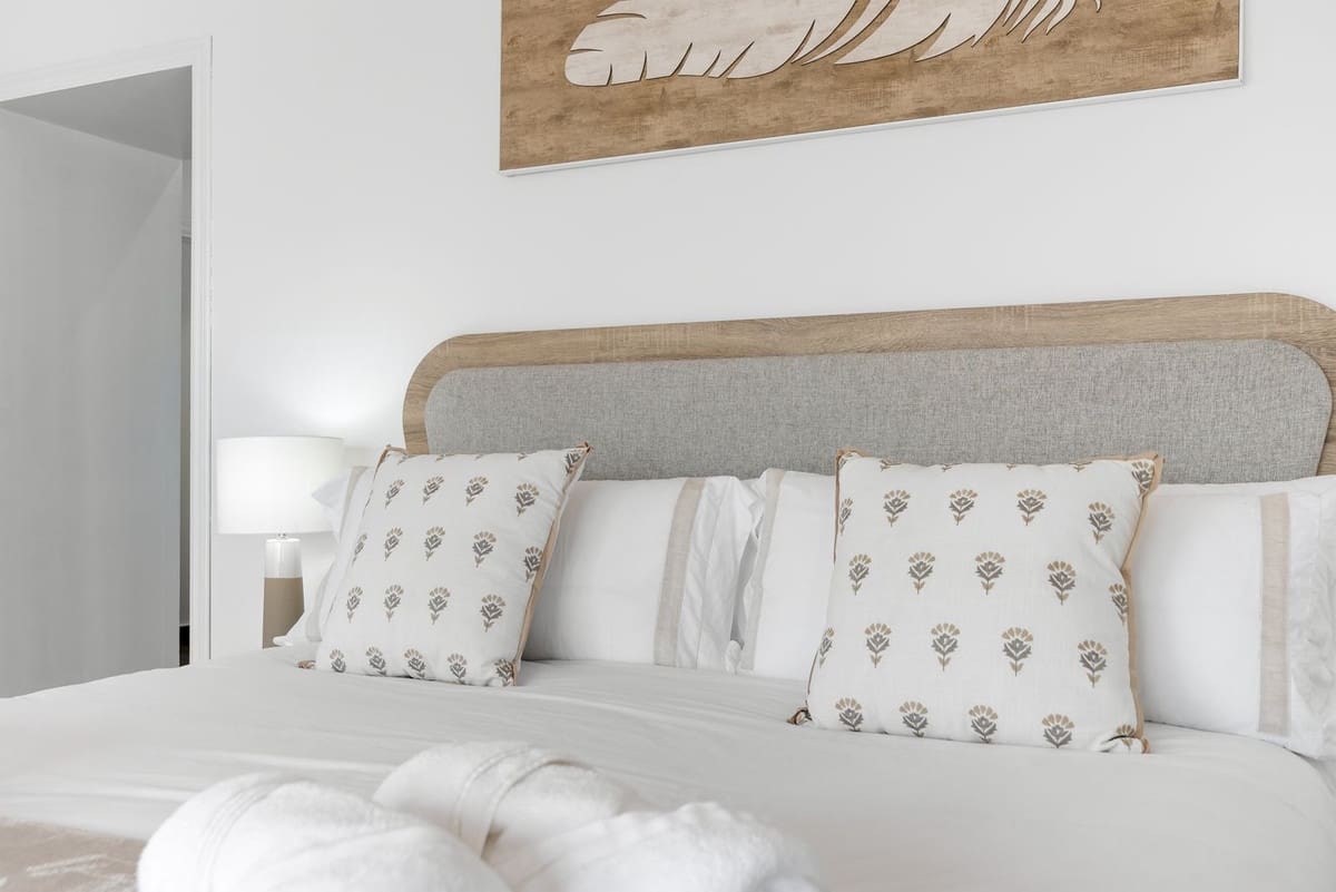 5 bedroom Villa for sale in Marbella with pool garage - € 2,350,000 (Ref: 9451166)