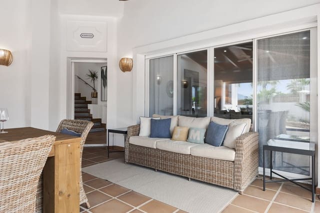 5 bedroom Villa for sale in Las Chapas - El Rosario, Marbella with pool garage - € 2,350,000 (Ref: 9451166)